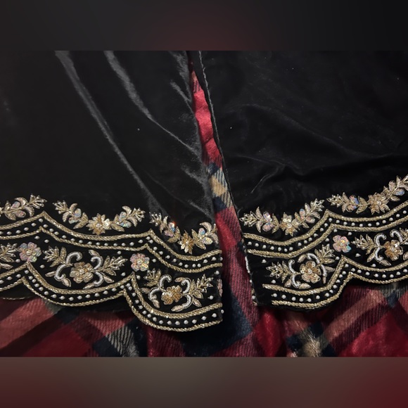 Punjabi, plazo suit with velvet dupatta ( shawl), available in Dupatta also - Picture 2 of 13